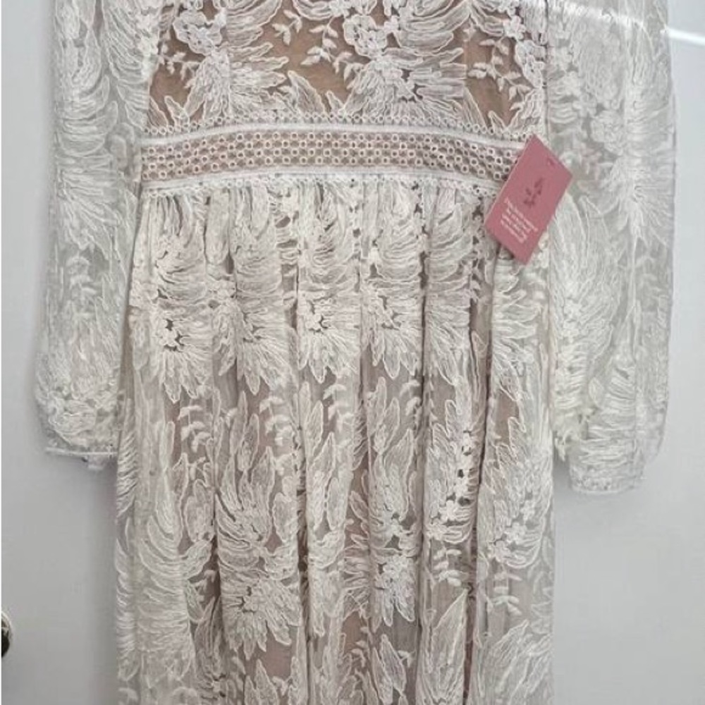 Ivy City Co White Lace Napali Dress
